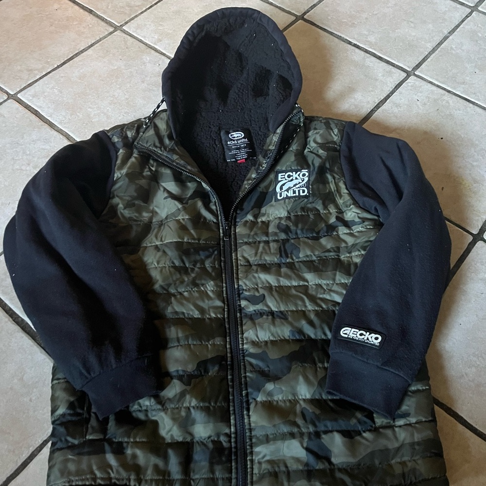 Ecko Unltd. Camo & Black Puffer Jacket Size S